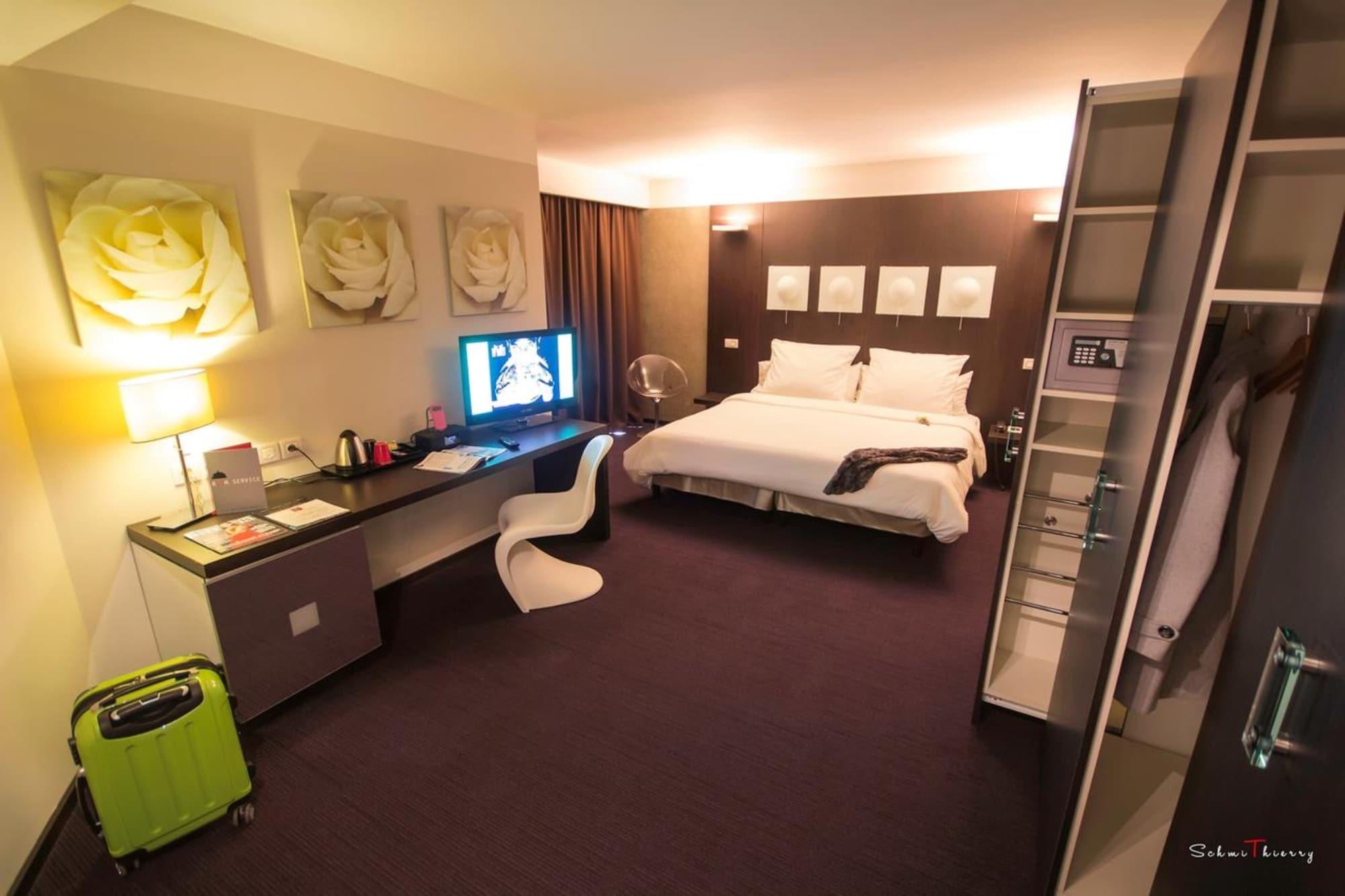 Le Rex Hotel Тарб Екстериор снимка