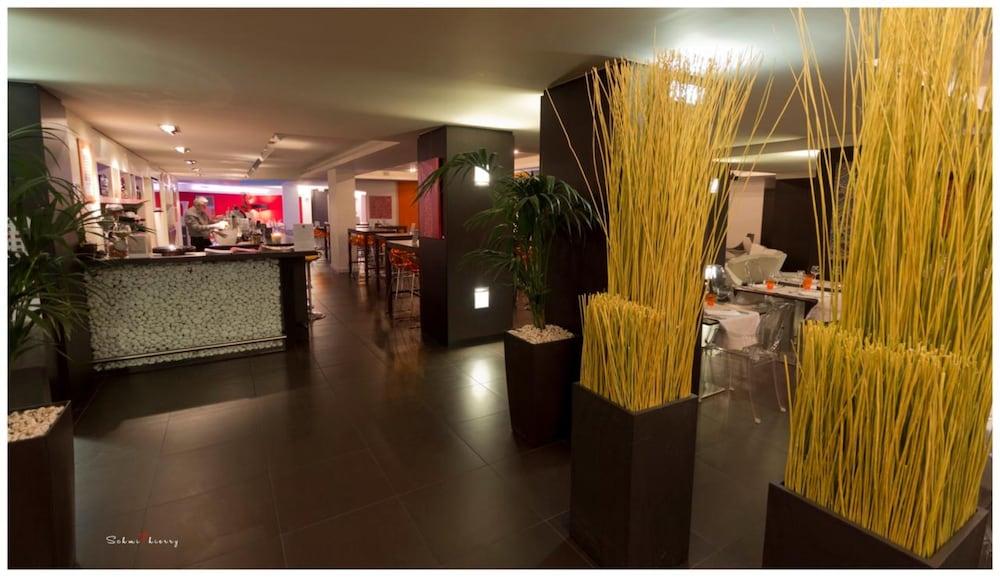 Le Rex Hotel Тарб Екстериор снимка