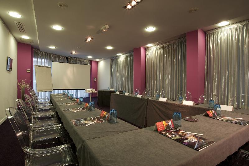 Le Rex Hotel Тарб Екстериор снимка