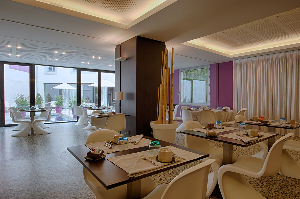 Le Rex Hotel Тарб Екстериор снимка