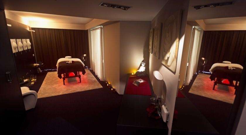 Le Rex Hotel Тарб Удобства снимка